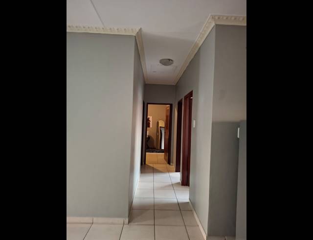 3 BEDROOM TOWNHOUSE TO LET IN SOUTH VIEW